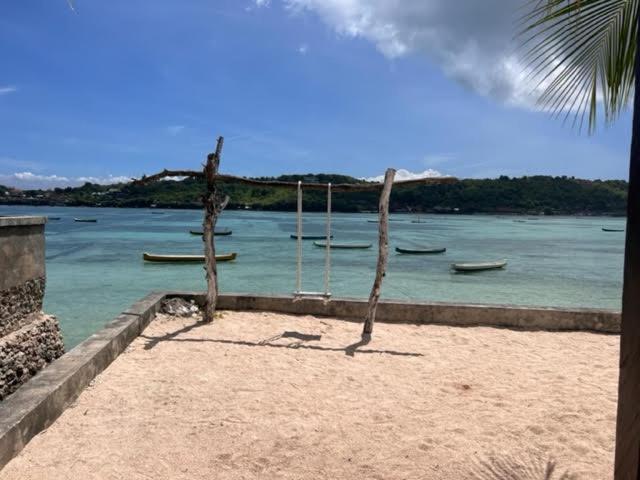 Mista Ceningan'S Beach Bungalows Previously The Kubu 221 Lembongan Zewnętrze zdjęcie