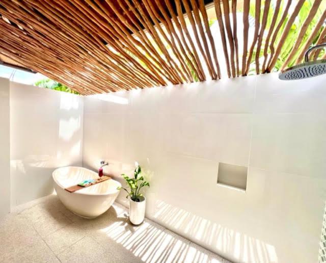Mista Ceningan'S Beach Bungalows Previously The Kubu 221 Lembongan Zewnętrze zdjęcie